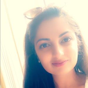 Meet your Posher, Ana